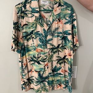 Old navy button up linen shirt. Size large.